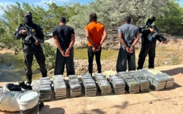 Incautan 257 paquetes con presunta cocaína en Pedernales