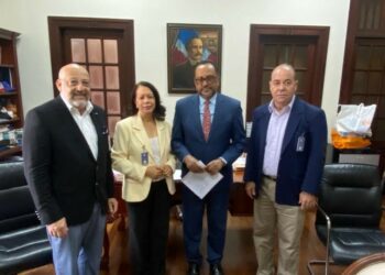 Unión de Escritores pide pensiones para Premios Nacional de Literatura