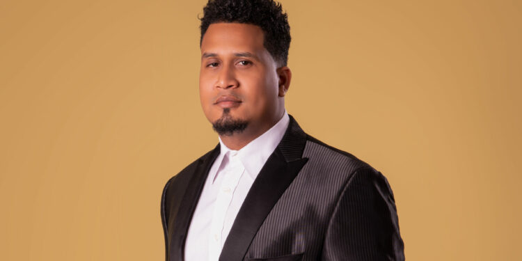 Desde El Seibo, dominicano promueve la distribución y el comercio musical.