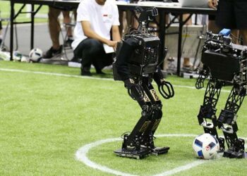 Expertos pronostican que en el año 2050 los robots podrán jugar fútbol 