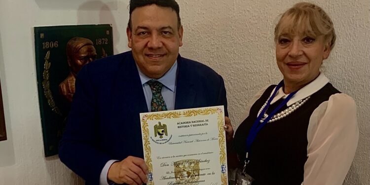 Dominicano ingresa a la Academia Nacional de Historia y Geografía de México