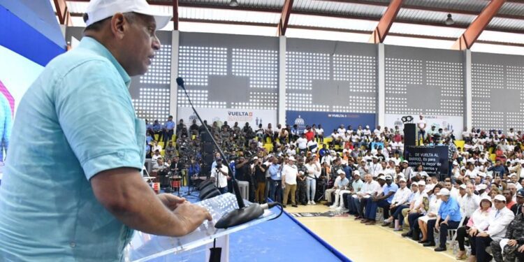 Interior y Policía inicia "De Vuelta al Barrio" en Santiago con presencia de ex grandes ligas