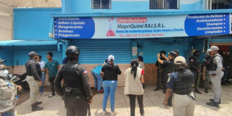 Desarticulan laboratorio clandestino de bebidas adulteradas en Villa Consuelo