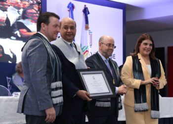 UNICARIBE inviste 765 nuevos profesionales en 16 disciplinas