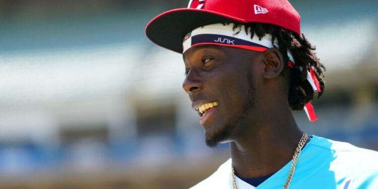 Elly de la Cruz sigue haciendo historia en grandes Ligas