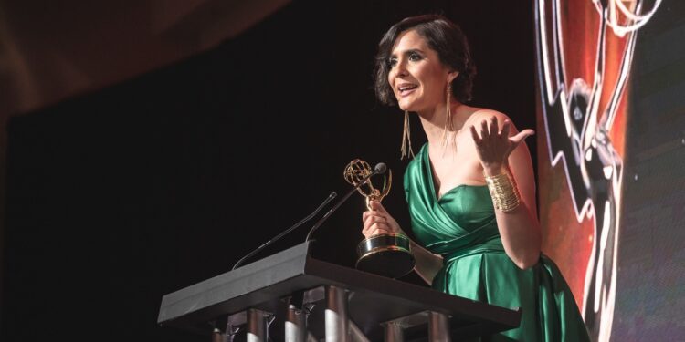 Dominicana gana premio Emmy como mejor presentadora de Nueva Inglaterra