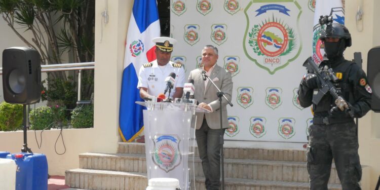 Incautan 1,377 paquetes presumiblemente de cocaína