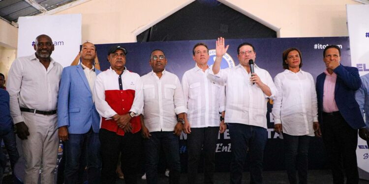 Juramentan en MP 400 nuevos dirigentes en PRM del equipo político Ito Bisonó