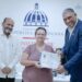 Ministerio de Interior y Policía entrega ciudadanía dominicana a 30 extranjeros