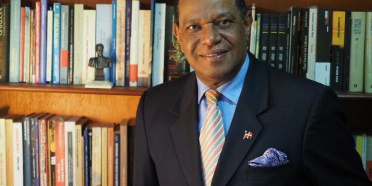 Embajador Néstor Cerón Suero observador en elecciones de Guatemala