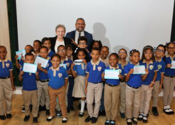 Resultados positivos en experimento de aprendizaje de la lectura en escuelas dominicanas