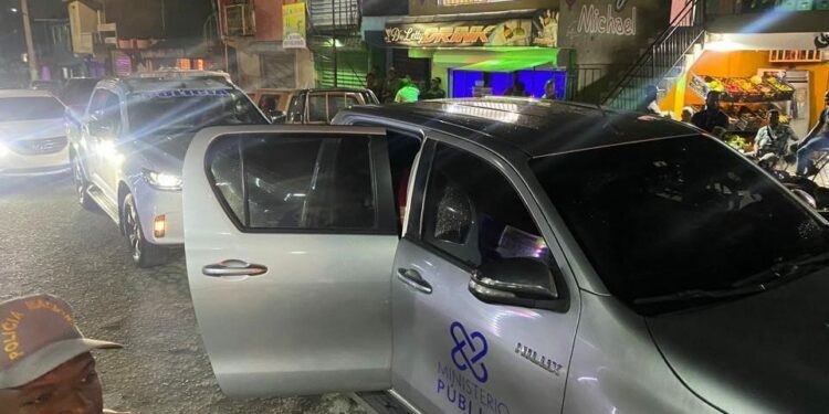 Autoridades peinan Santo Domingo Oeste detrás de delincuentes