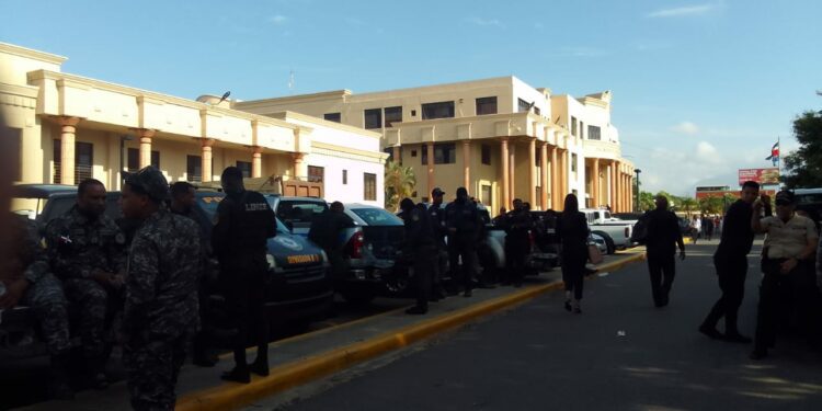 Amplio operativo policial y militar se despliega en Santiago, La Vega y San Francisco de Macorís