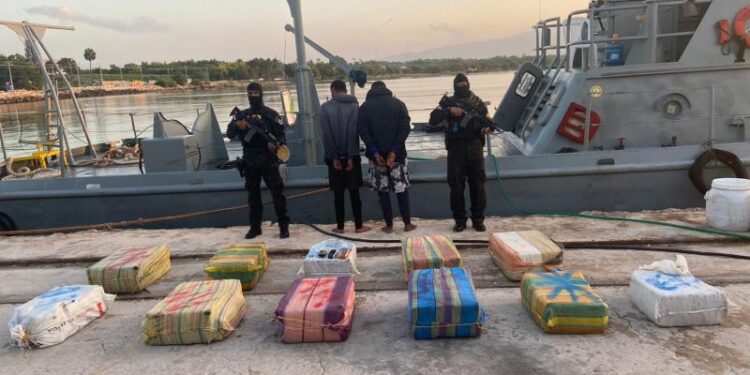 Ocupan 338 paquetes de presunta cocaína en las costas de Barahona