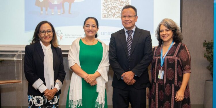 Capacitan a periodistas en la protección de la niñez contra violencia sexual por Internet