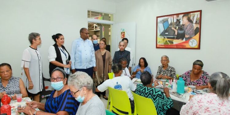 Rector UASD podría emular centro del CONAPE para jubilados de la academia