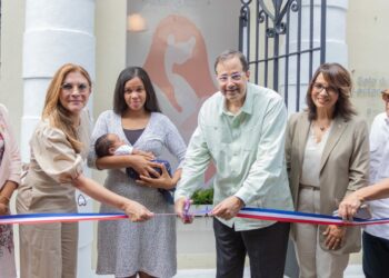 BHD y ADN inauguran primera sala de lactancia en la Ciudad Colonial