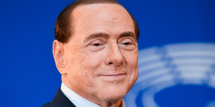 Italia.- Silvio Berlusconi, una figura polémica símbolo de la nueva política italiana