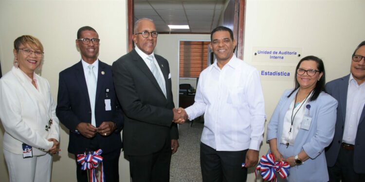 Contralor Félix Santana anuncia fortalecería controles financieros de las entidades públicas