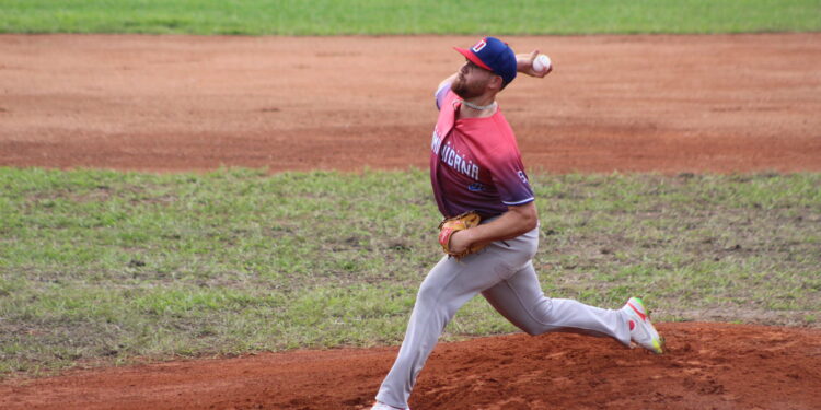 Béisbol RD gana sus dos partidos y se trepa al primer lugar en San Salvador 2023