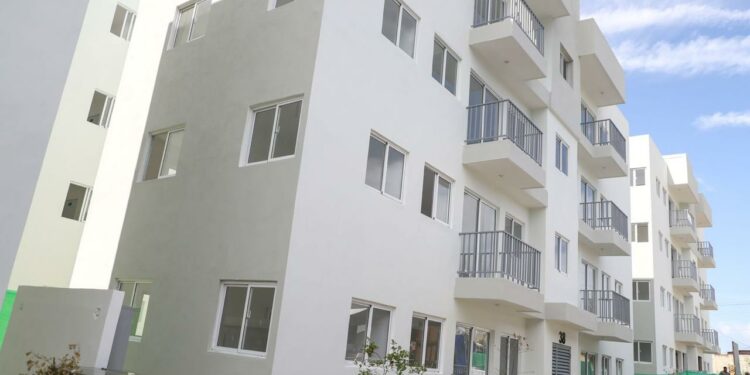 Abinader entrega 150 apartamentos en Gurabo en Santiago