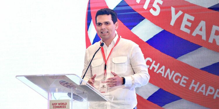 Juramentan a Carlos Hernández como vicepresidente mundial IUSY