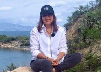 Olga Lara con canal de Youtube ”Otra Cosa… Olga Lara”