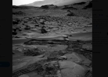 Curiosity se mueve por terreno resbaladizo en Marte