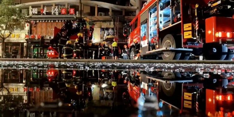 Al menos 31 muertos en la explosión de un restaurante en China