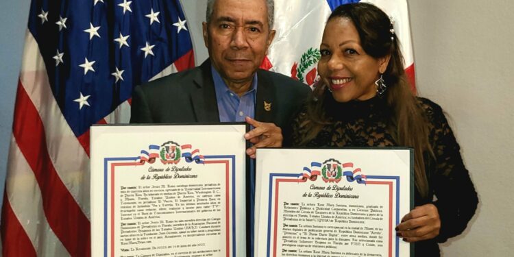 Periodistas reconocidos en FL por Cámara Diputados: “Diáspora en EEUU se visibiliza”