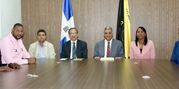 ¡Crisis en el PHD!: Expulsan al secretario general y otros dirigentes