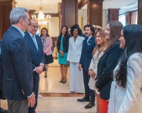 Presidente Abinader llegó este domingo temprano a Bruselas