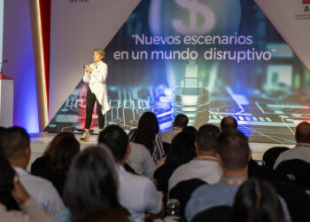 "Inteligencia Artificial: El desafío de la adaptación y la alianza con lo humano"