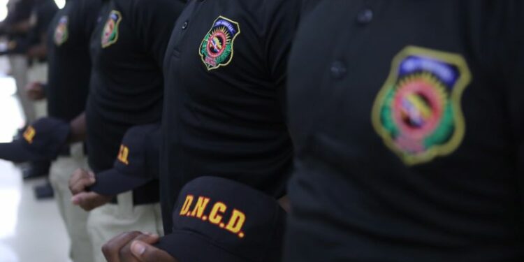 Presidente de la DNCD celebra decreto crea carrera del agente antinarcóticos