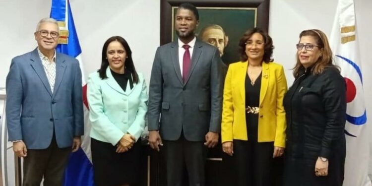 Acusaciones de incumplimiento y mal desempeño contra miembros de la Cámara de Cuentas