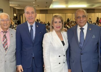 Franklin García Fermín exhorta a los notarios a seguir formándose al más alto nivel