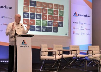 Ministro Pavel Isa precisa las prioridades económicas del Gobierno