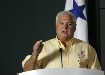 Condenan a expresidente de Panamá a más de diez años de prisión
