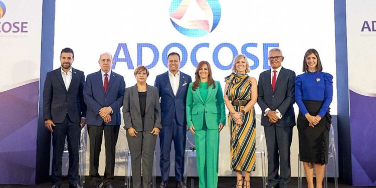 ADOCOSE realiza conferencia sobre Seguridad Social