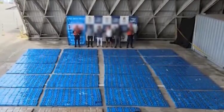 La Armada colombiana intercepta un submarino con más de dos toneladas de cocaína a bordo