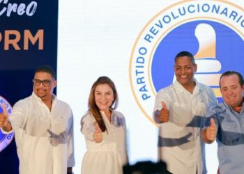 Diputado Bolivar Valera llega al PRM prometiendo trabajar por reelección de Abinader