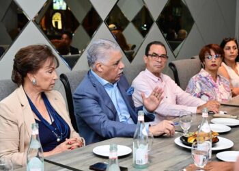 Perredeístas y Sector Externo en Puerto Rico reciben a Miguel Vargas Maldonado