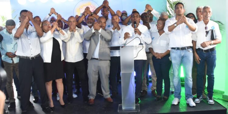 Ex dirigentes del PHD crearán nueva organización política.