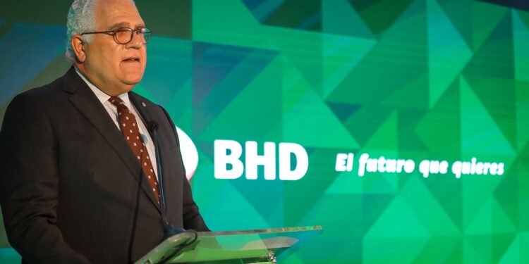 BHD lanza tarjeta Visa Premia para facilitar pagos y beneficiar a sus clientes
