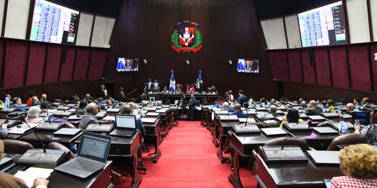 Cámara de Diputados aprueba ley regula lengua de seña en RD