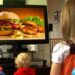 La OMS alerta de la indefensión de los niños ante la publicidad de alimentos