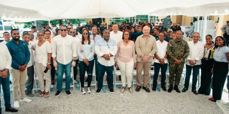 Tres centros de “Oportunidad 14-24” inician operaciones en Duarte y Samaná