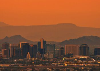 Calor récord e incendios castigan al hemisferio norte