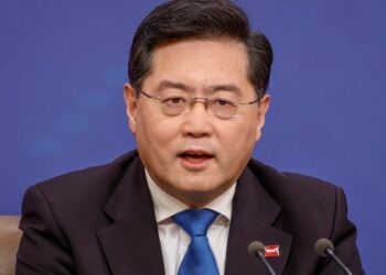 Sustituidos ministro de exteriores y el gobernador del Banco Central de China