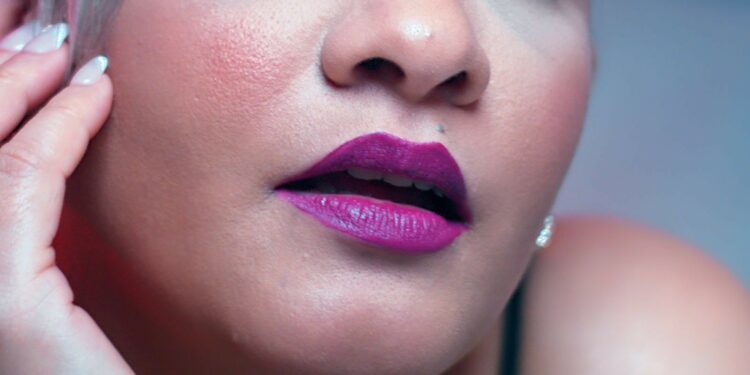 Sary vuelve a conquistar al público con "Qué Agonía"